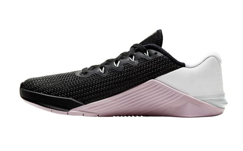 nike metcon 5 black and pink
